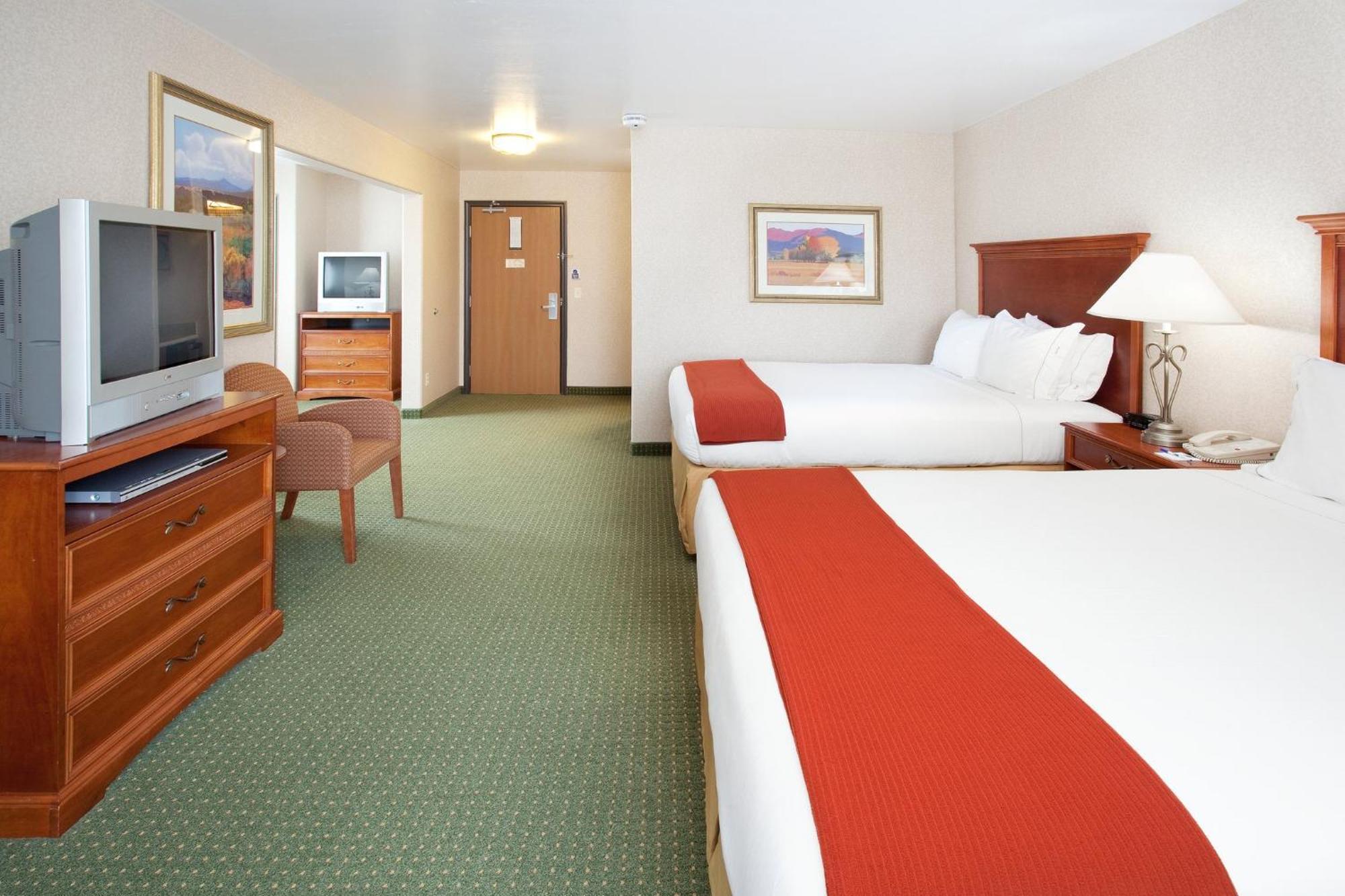 Holiday Inn Express Hotel & Suites Gunnison By Ihg Exterior photo